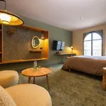 Serra Boutique 4* Ажен
