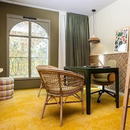 Serra Boutique أجان