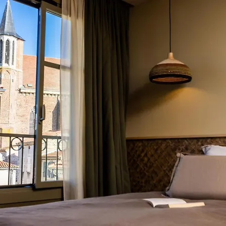 Serra Boutique فندق أجان