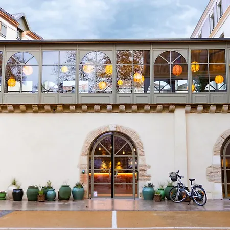 Serra Boutique فندق أجان