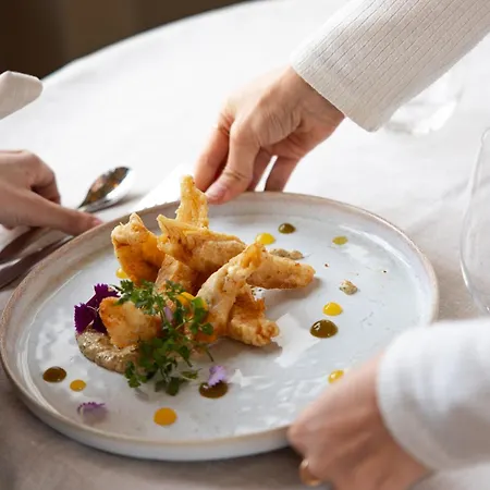 Serra Boutique فندق