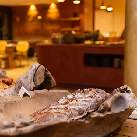 Ξενοδοχείο Serra Boutique 4*