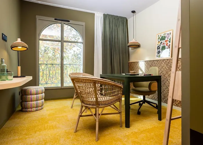 Serra Boutique أجان