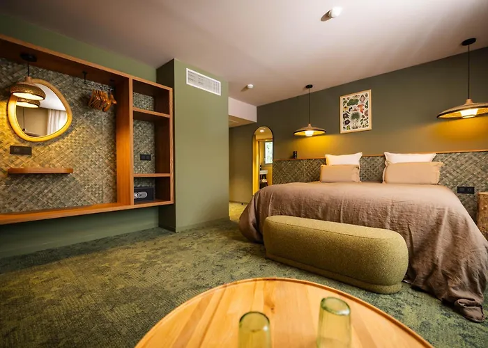 Serra Boutique فندق