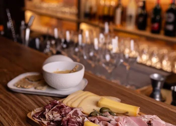 فندق Serra Boutique 4*