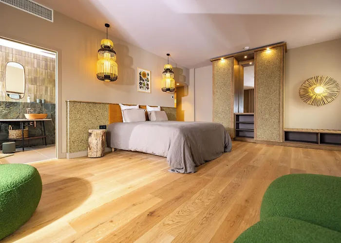 Serra Boutique فندق